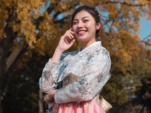 Julia Vio Liburan ke Korsel, Shock Ada Insiden Itaewon Julia Vio Liburan ke Korsel, Shock Ada Insiden Itaewon