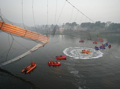 Korban Jembatan Gujarat yang Ambruk di India Bertambah Jadi 132 Orang