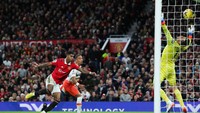 Gol Rashford ini menjadi pembeda dalam kemenangan MU dengan skor 1-0 atas West Ham. Foto: Getty Images/James Gill - Danehouse