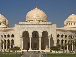 Bacaan Doa Masuk Masjid, Memohon Dibukakan Pintu Rahmat