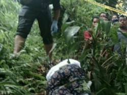Kesadisan Menantu Gelap Mata Habisi Mertua hingga Buang Jasadnya ke Tretes