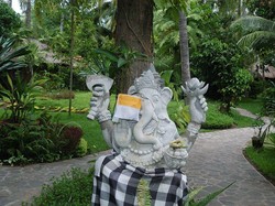 Cosplay jadi Dewa Ganesha, Transgender Thailand Dihujat Masyarakat!