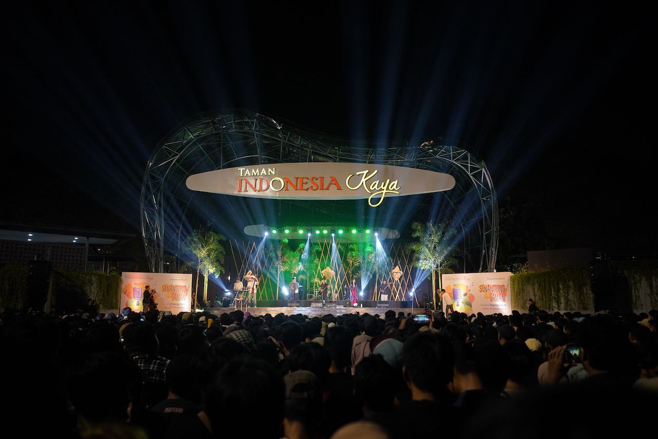 Penampilan Payung Teduh