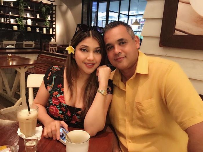 Pedro Carrascalao, Suami Sarah Azhari