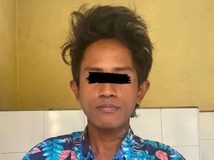 Pencopet yang Resahkan Peziarah Makam Sunan Ampel Surabaya Tertangkap Pencopet yang Resahkan Peziarah Makam Sunan Ampel Surabaya Tertangkap