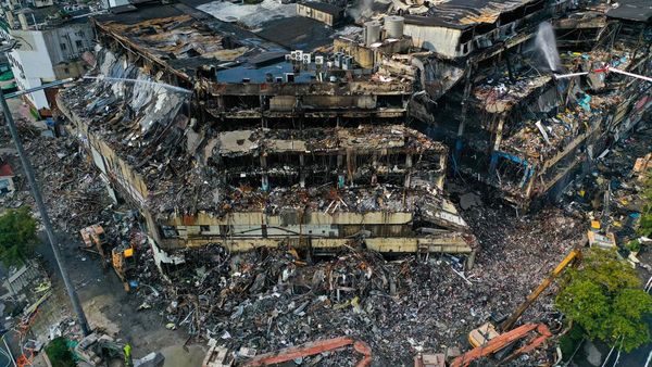 Penampakan Mal di China Luluh Lantak Dilalap Si Jago Merah