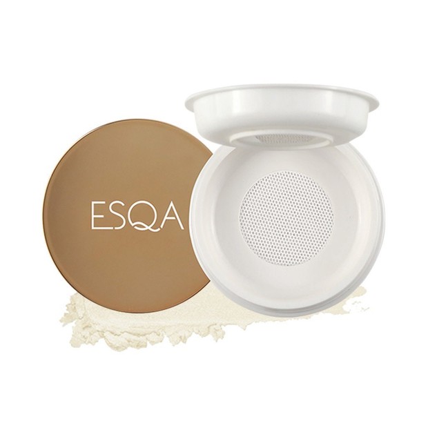 Agar wajah tidak terlihat berminyak dan cushion terlihat matte di wajah, set menggunakan bedak translucent seperti setting powder dari ESQA.