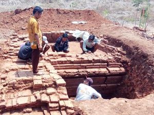 Candi Bata di KIT Batang, Kades Cerita Soal Permukiman Kuno yang Maju Candi Bata di KIT Batang, Kades Cerita Soal Permukiman Kuno yang Maju