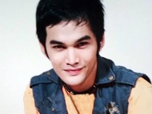 Teuku Wisnu Pamer Foto Jadul Tanpa Brewok, Penampilannya Ramai Disorot Teuku Wisnu Pamer Foto Jadul Tanpa Brewok, Penampilannya Ramai Disorot
