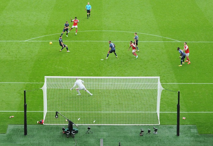 Thomas Partey vs Forest LONDON, ENGLAND - OCTOBER 30: Thomas Partey scores Arsenal's 4th goal during the Premier League match between Arsenal FC and Nottingham Forest at Emirates Stadium on October 30, 2022 in London, England. (Photo by David Price/Arsenal FC via Getty Images)