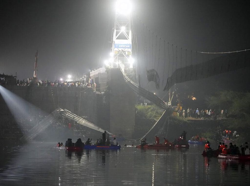 Usai Itaewon, 81 Orang Tewas Akibat Jembatan Gantung Ambruk di India