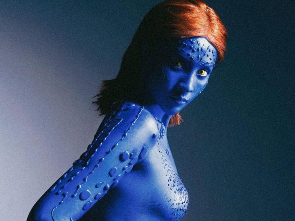 7 Foto Seksi Anya Geraldine Jadi Mystique saat Halloween, Pamer Lekuk Tubuh