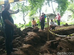 Lagi Bersih-bersih Makam, Warga Pasuruan Malah Temukan Candi
