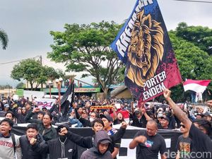 Desakan Aremania Tak Sia-sia, Berkas Tragedi Kanjuruhan Masih P-18 Desakan Aremania Tak Sia-sia, Berkas Tragedi Kanjuruhan Masih P-18