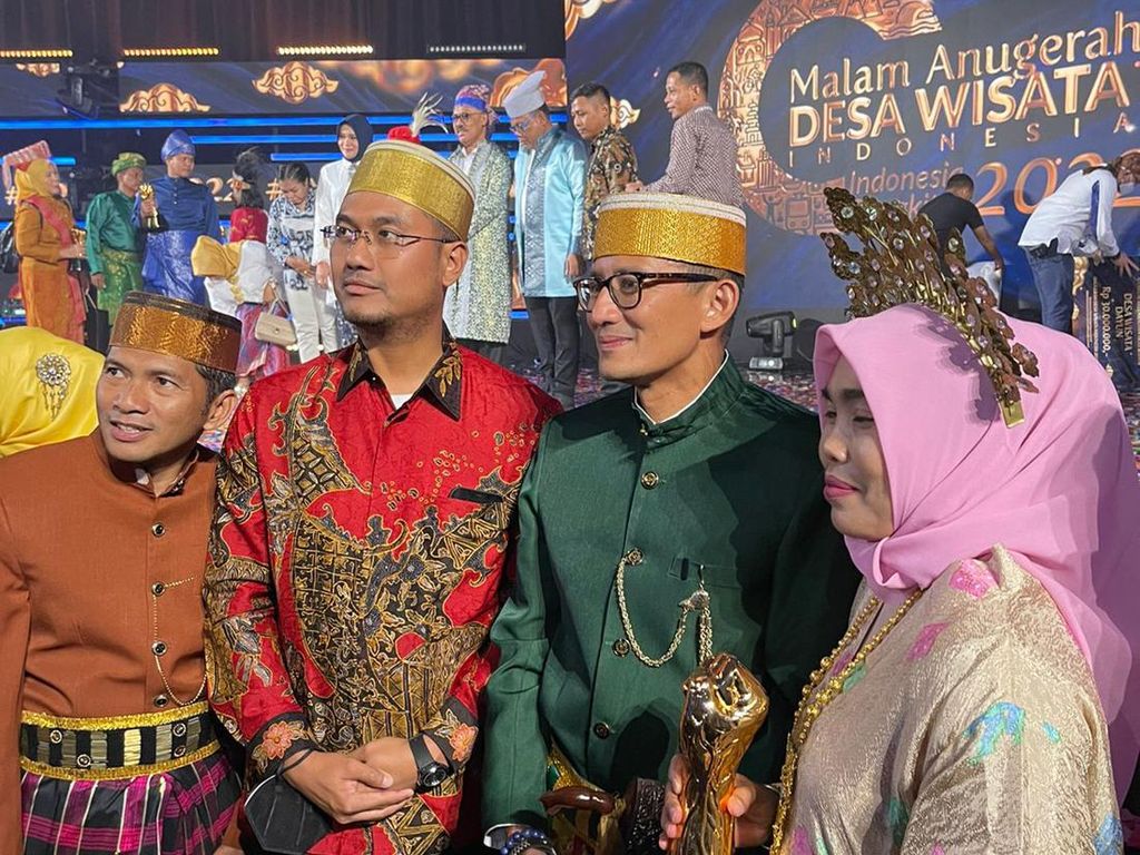 Desa Wisata Barania Sinjai Juara 1 ADWI 2022 Kategori CHSE Desa Wisata Barania Sinjai Juara 1 ADWI 2022 Kategori CHSE