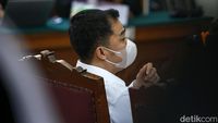 Ekspresi Arif Rachman Arifin saat Jaksa Minta Eksepsinya Ditolak