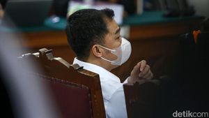 Ekspresi Arif Rachman Arifin saat Jaksa Minta Eksepsinya Ditolak