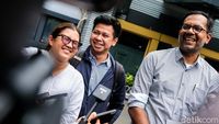 Ekspresi Haris Azhar-Fatia Hadiri Pemeriksaan Kasus Lord Luhut