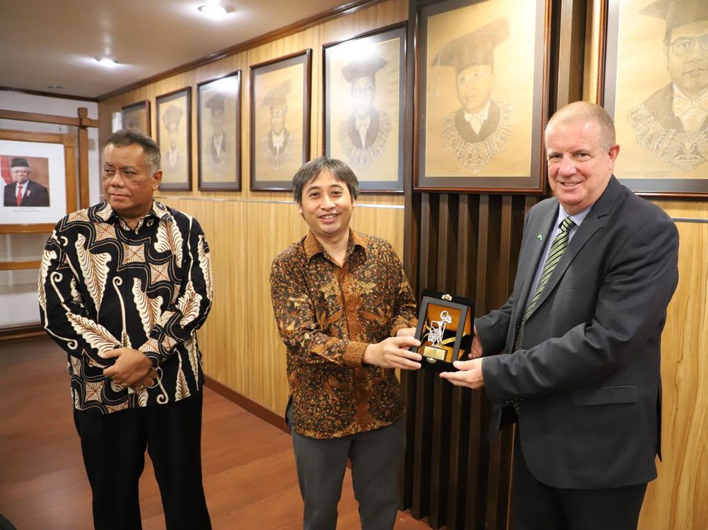 FEB UI Raih Akreditasi AACSB, Penilaian Bergengsi di Kancah Dunia FEB UI Raih Akreditasi AACSB, Penilaian Bergengsi di Kancah Dunia