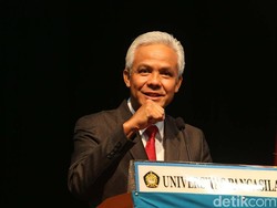 Ganjar Bangga Jokowi Pernah Datang ke Medan Perang Rusia-Ukraina