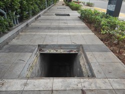 Awas! Gorong-gorong di Trotoar Trunojoyo Jaksel Belum Ditutup