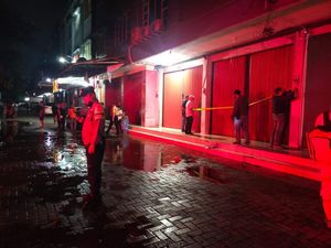 Gegara Korsleting, Gudang Kosmetik di Tambora Jakbar Kebakaran