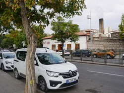 Jangan Kaget Lihat Orang Turki Parkir Pinggir Jalan dan Nyetir Ugal-ugalan