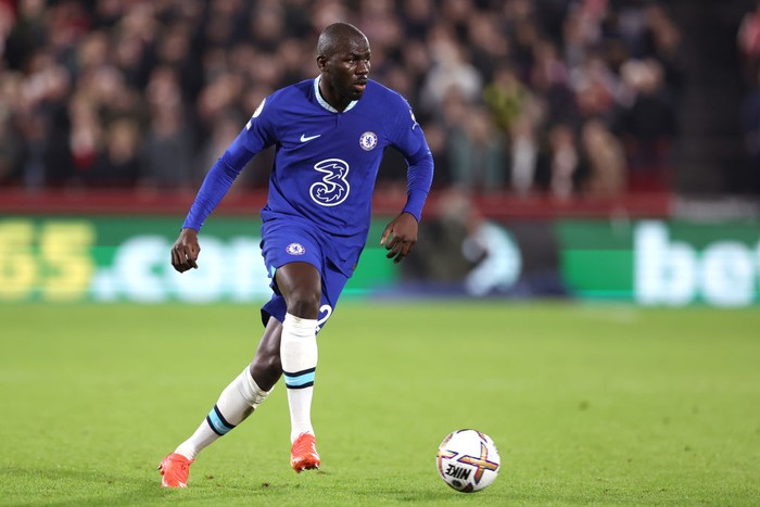 BRENTFORD, ENGLAND - OCTOBER 19: Kalidou Koulibaly of Chelsea during the Premier League match between Brentford FC and Chelsea FC at Brentford Community Stadium on October 19, 2022 in Brentford, United Kingdom. (Photo by Jacques Feeney/Offside/Offside via Getty Images)