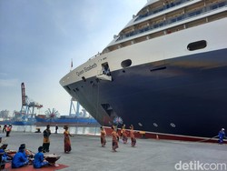 Perdana! Kapal Pesiar Queen Elizabeth Sandar Lagi di Jakarta