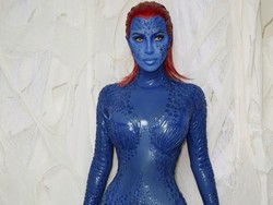 Kim Kardashian Tampil Heboh Jadi Mystique di Pesta Ultah, Ternyata Saltum