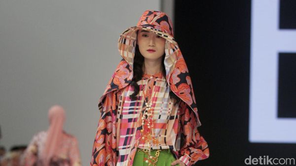 10 Koleksi Busana Color Block ala Benang Jarum di Jakarta Fashion Week 2023