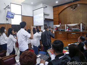 Keluarga Yosua Cerita Didatangi Hendra Kurniawan: Kami Kayak Teroris!