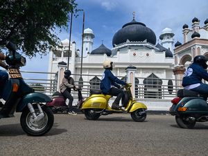 Promosi Wisata, Komunitas Vespa Tumpah Ruah di Aceh