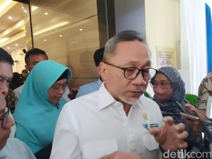 Zulhas Sebut Bulog Mau Impor 350 Ribu Ton untuk Tekan Harga Kedelai Zulhas Sebut Bulog Mau Impor 350 Ribu Ton untuk Tekan Harga Kedelai