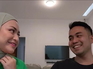 Nathalie Holscher Tutupi Wajah Ditanya CLBK dengan Eks Pacar Nathalie Holscher Tutupi Wajah Ditanya CLBK dengan Eks Pacar