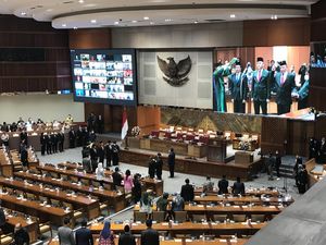 Paripurna DPR Lantik 3 Anggota DPR Pengganti Jhoni Allen-Zulhas