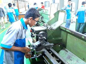 Keren! Pelajar Karawang Mampu Produksi Sparepart Untuk Moge