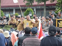 Bupati Dairi Sebut Akan Kaji Penutupan 2 Perusahaan ke Pemerintah Pusat