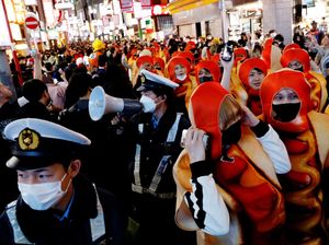 Pesta Halloween Ditolak di Shibuya, Larangan Mabuk hingga Polisi Dikerahkan Pesta Halloween Ditolak di Shibuya, Larangan Mabuk hingga Polisi Dikerahkan