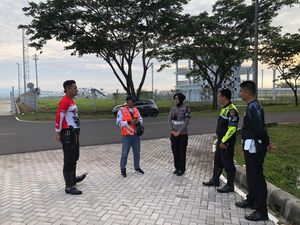 PJR Polda NTB Kawal Kedatangan Logistik WSBK Tahap Akhir