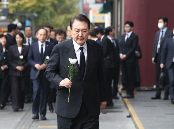 Presiden Korsel Beri Penghormatan Terakhir Korban Tragedi Itaewon