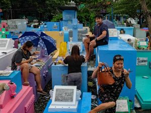 Hii... Warga Filipina Piknik di Atas Makam Lho