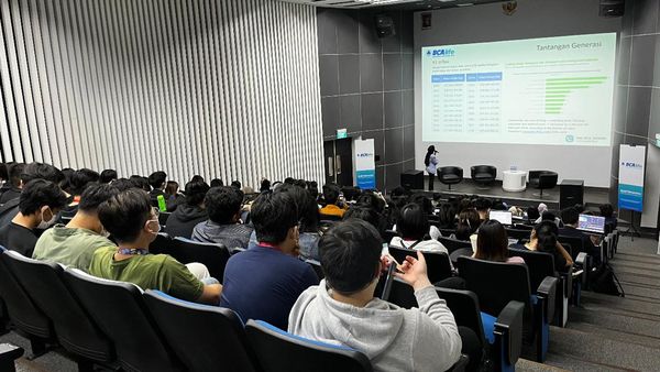 Ratusan Milenial Belajar Literasi Asuransi dan Keuangan