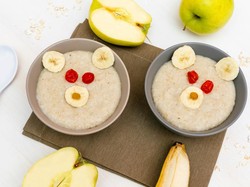 Resep Bubur Oatmeal Apel dan Pisang MPASI 9 Bulan yang Kaya Nutrisi