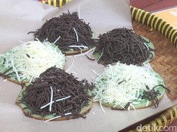 Nikmatnya Serabi Selong Kuah Kinca yang Bikin Nagih