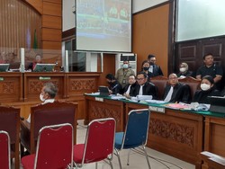 Ayah dan Ibu Yosua Jadi Saksi Pertama di Sidang Terdakwa Ferdy Sambo