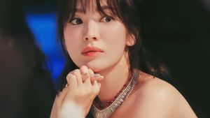 8 Foto Song Hye Kyo Setelah Potong Poni, Bikin Pangling Makin Awet Muda