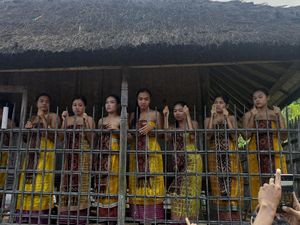 Larangan Memetik Buah-Jual Tanah di Tenganan Pegringsingan Larangan Memetik Buah-Jual Tanah di Tenganan Pegringsingan