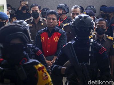 Tatapan Ferdy Sambo saat Tiba di PN Jaksel