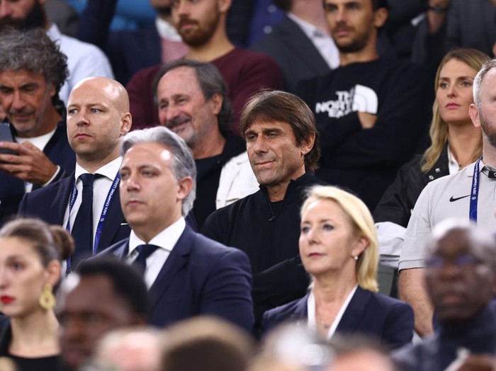 MARSEILLE, FRANCE - NOVEMBER 01: Antonio Conte, Manager of Tottenham Hotspur looks on from the stands during the UEFA Champions League group D match between Olympique Marseille and Tottenham Hotspur at Orange Velodrome on November 01, 2022 in Marseille, France. (Photo by Clive Rose/Getty Images)